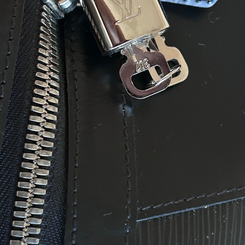 Louis Vuitton Vintage Epi Sac de Voyage Bourget 50 - Picture 11 of 15